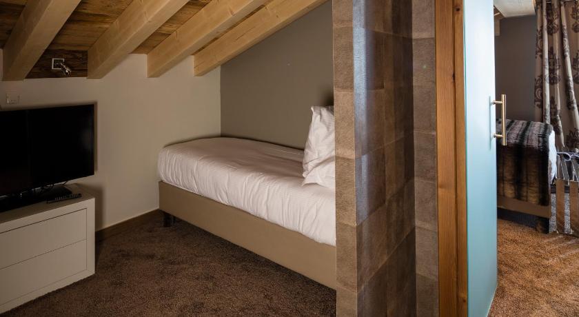 Image of Superior Junior Suite 7