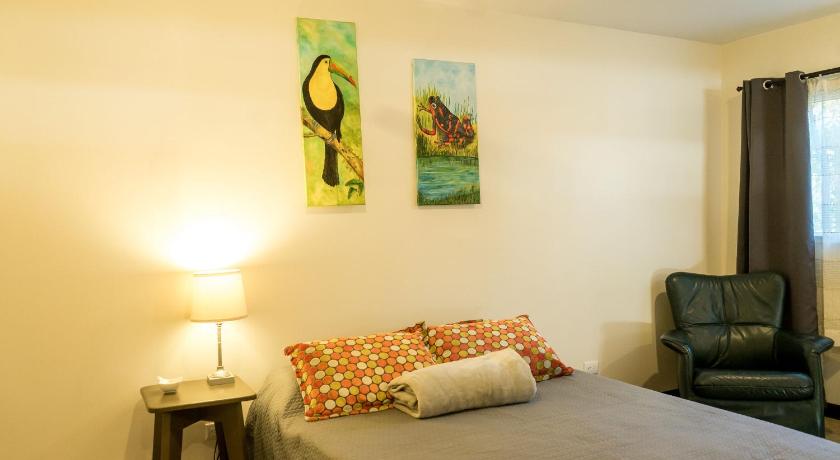 Image of Standard Queen Room 16