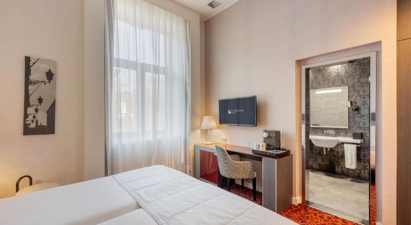 Image of SuperiorRoom 17