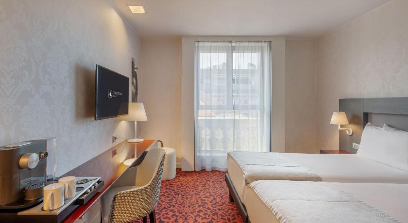Image of SuperiorRoom 9