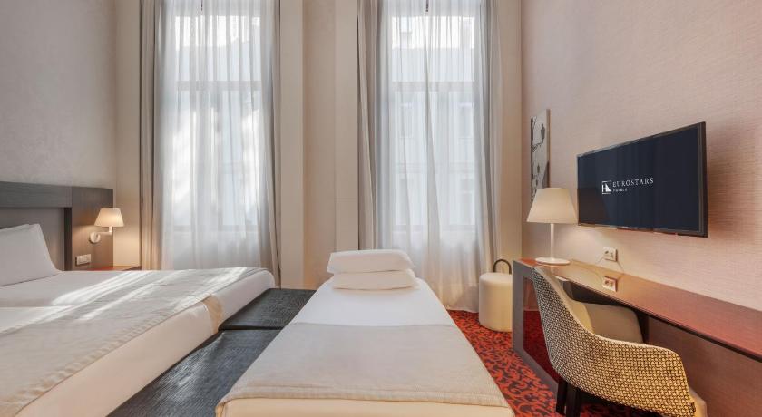 Image of SuperiorRoom 12