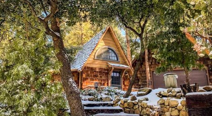 아이딜와일드 (CA) Wildland Zen Den Tiny House Retreat with Fireplace Grill AC Hammock Record Player Musical Instrument 4성급 숙소 외관