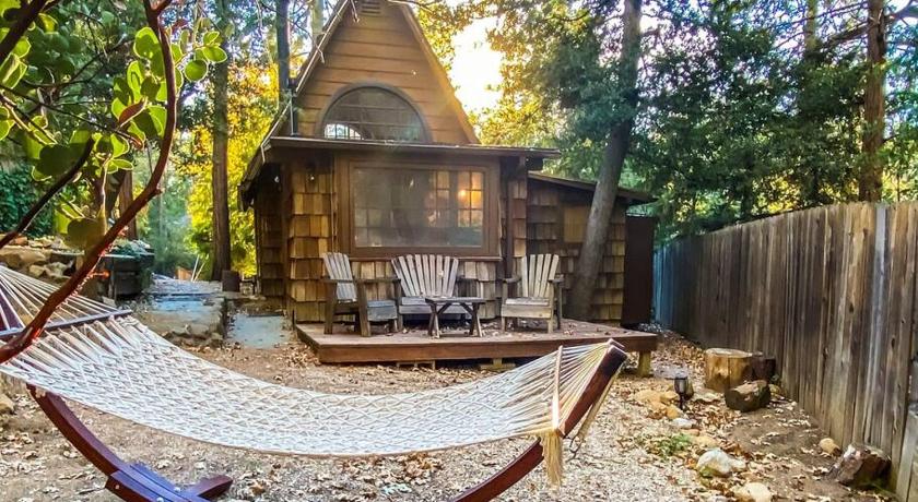 아이딜와일드 (CA) Wildland Zen Den Tiny House Retreat with Fireplace Grill AC Hammock Record Player Musical Instrument 4성급 숙소 외관