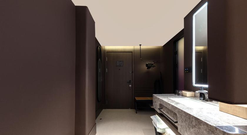 Atour Hotel Qingdao May Fourth Square Minjiang Road - image 23