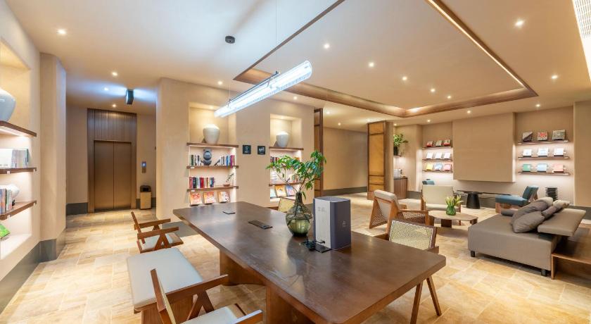 Atour Hotel Qingdao May Fourth Square Maikaile - image 7