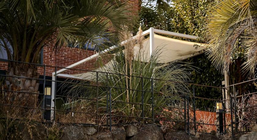 제주 스무스브릭 Panoramic tangerine field view private villa, year round heated kids pool, BBQ, center o 숙소 수영장