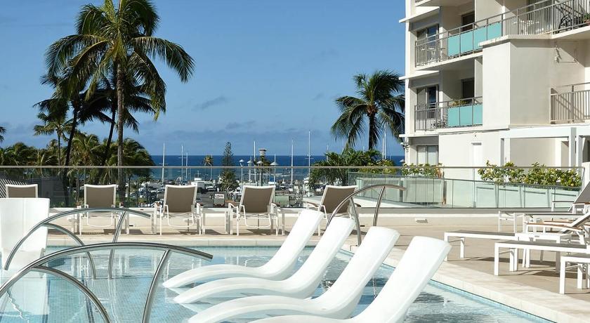 Ilikai Hotel Condo with Kitchen and Ocean View