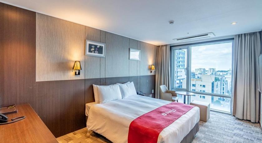 스탠다드 더블룸 (금연) (Standard Double Room - Non-Smoking) 이미지 3