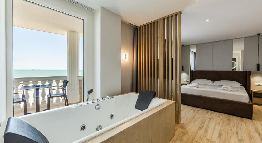 Sea La Vie Suites
