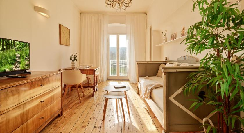BG Living & Hosting - Moselufer Apartments Lieser - Direkt an der Mosel - Flussblick - Balkon - Park