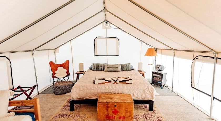 コロラドシティ Dreamy Safari Tent for a Peaceful Escape in the Desert in Cane Beds, Arizona 2つ星 宿泊施設 客室