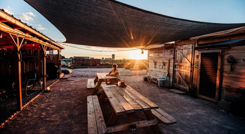 コロラドシティ Dreamy Safari Tent for a Peaceful Escape in the Desert in Cane Beds, Arizona 2つ星 宿泊施設 スイート