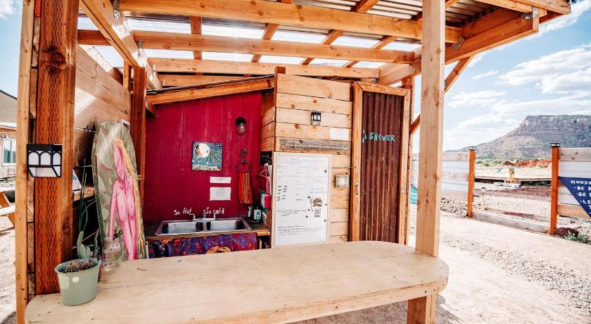 コロラドシティ Dreamy Safari Tent for a Peaceful Escape in the Desert in Cane Beds, Arizona 2つ星 宿泊施設 外観