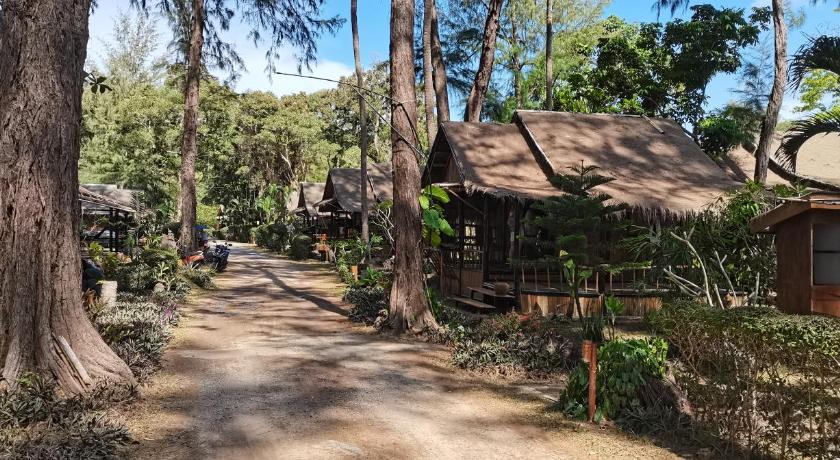 Eco Lanta Hideaway Beach Resort - image 32