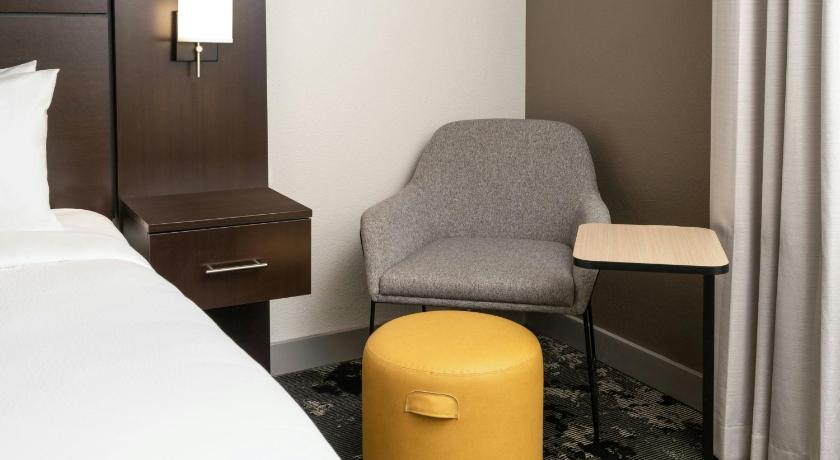 Afbeelding van King Suite met een Slaapbank en Uitzicht op de Stad (King Suite with Sofa Bed and City View) 12