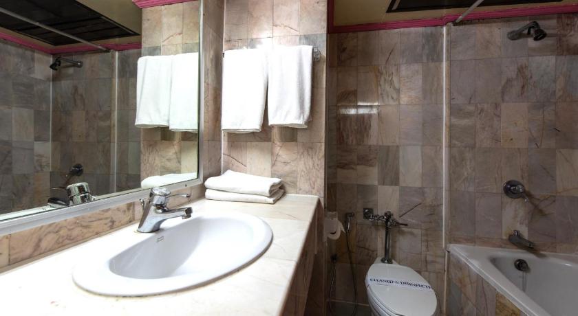 Image of 2 Bedroom Suite - 4 Person 2