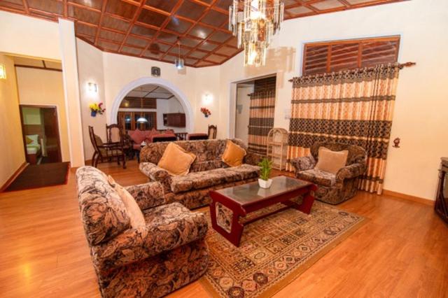 Anaya Villa - image 6