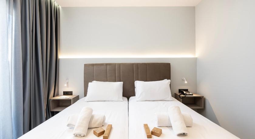 Image of Deluxe Double or Twin Room with Balcony 0