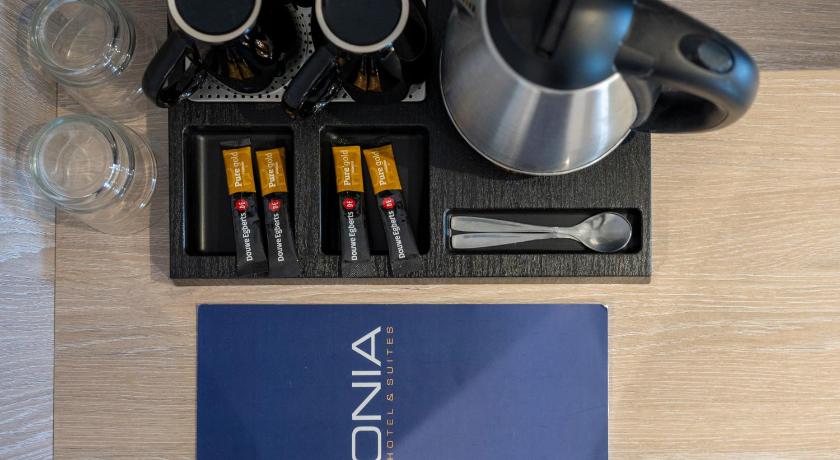 Image of Family Suite with Balcony and Sea View 5