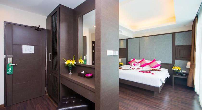 Image of Super Suite 6