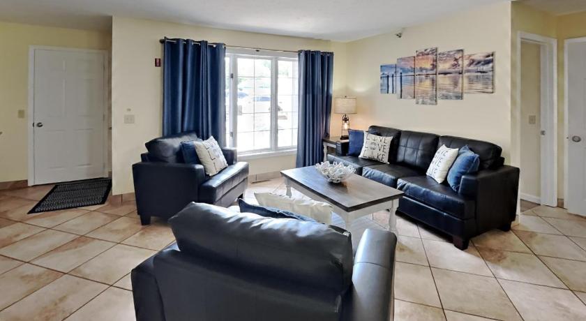 Put-in-Bay Put-in-Bay Poolview Condo #2 4-Star Accommodation suite