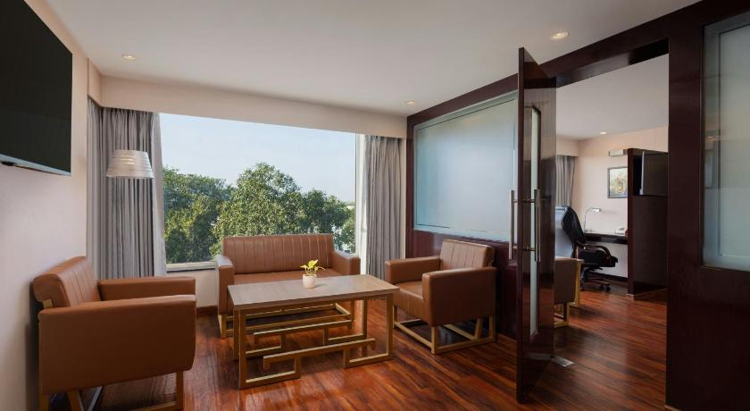 Image of Hazel One-Bedroom King Suite with City View 0
