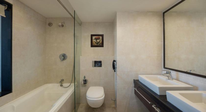Image of Hazel One-Bedroom King Suite with City View 2