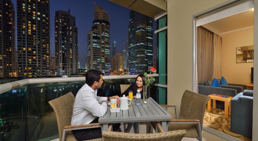 Oaks Liwa Heights Hotel Suites - image 4
