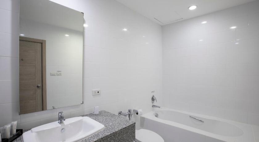 Image of One Bedroom Suite with breakfast 12