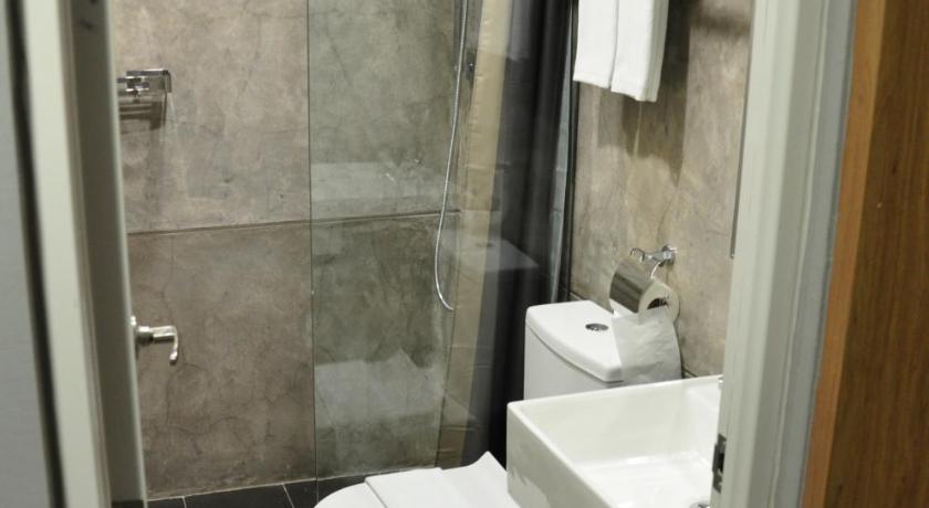 Image of Standard Quad No Window 8