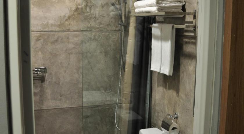 Image of Superior Triple Room 5