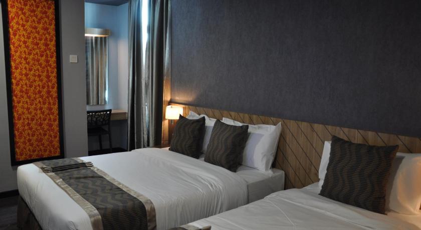 Image of Superior Triple Room 1