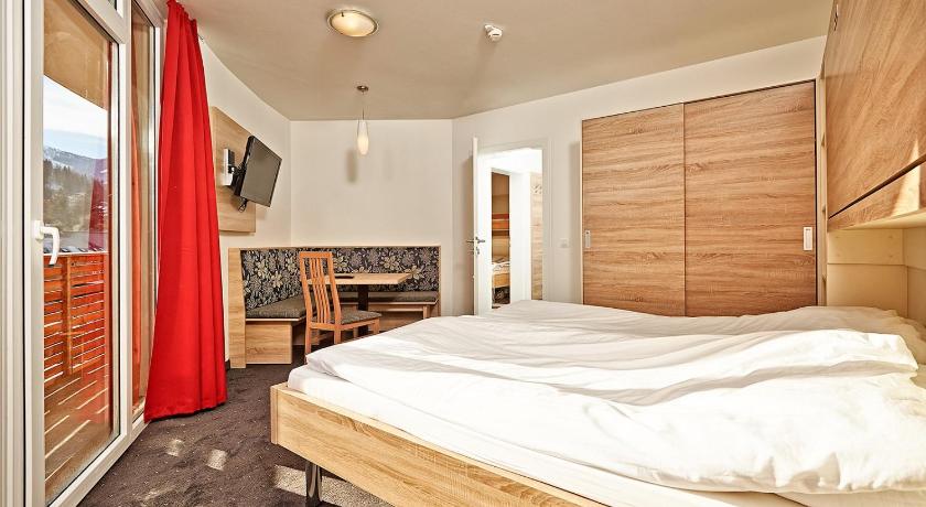 Image of Family Room 4
