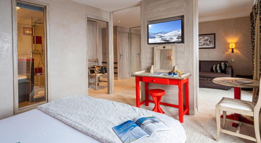 Image of Privilege Suite 3