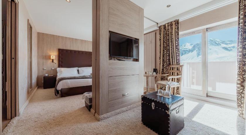 Image of Privilege Suite 1