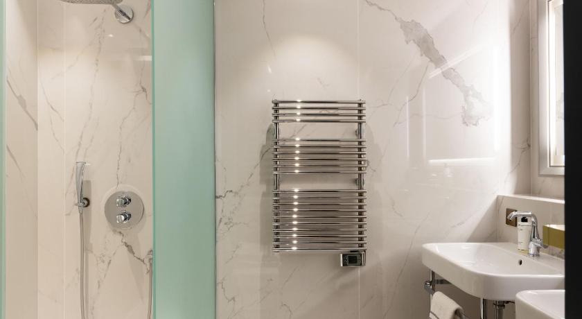 Image of Executive Triple 9