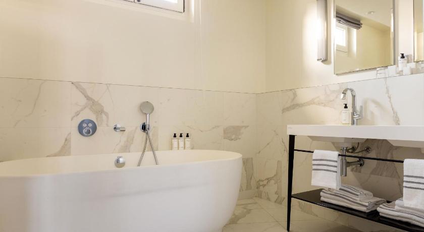 Image of Suite Quadruple 2