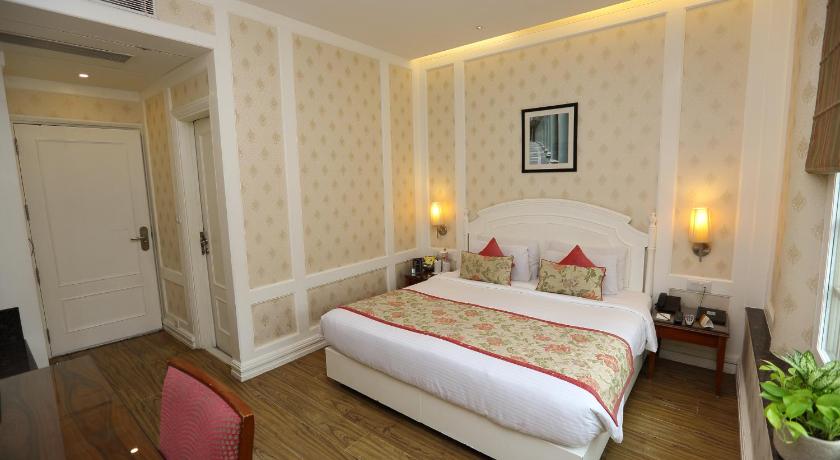Hotel Bright photo
