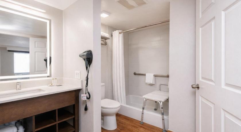 Image of King Room Non-Smoking 11