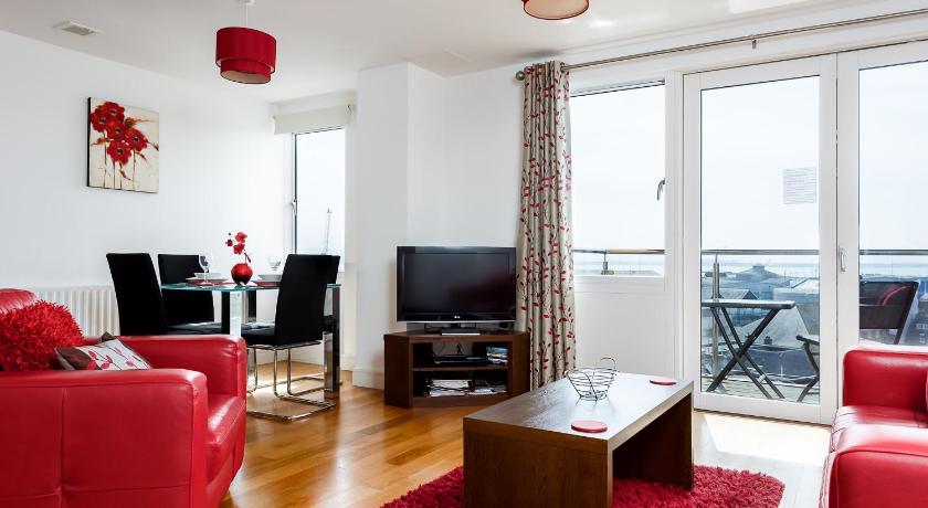 Purbecks - Superb views to Poole Harbour and Purbeck Hills