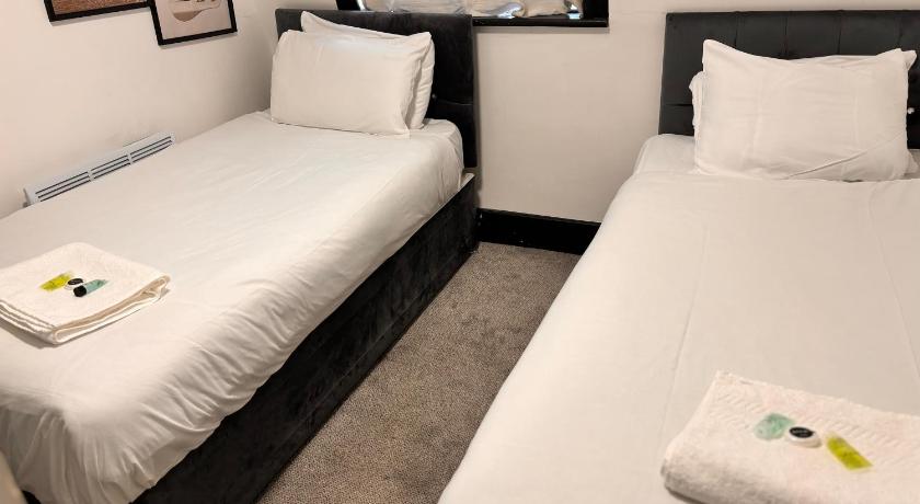 18 Budget Inn - image 2