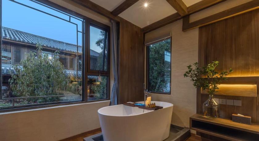 Lijiang 丽江安意丨秘密花园轻奢庭院客栈 Guesthouse lobby