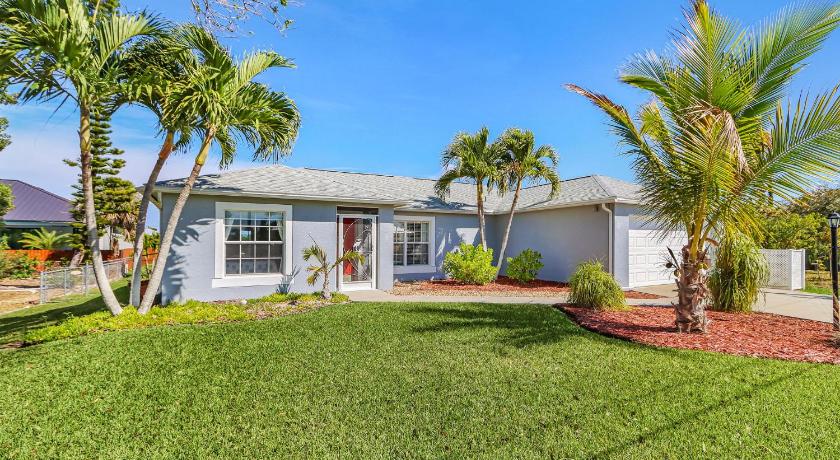 マトラチャ (FL) Cape Coral Home Pool Lanai & Near Gulf Access 4つ星 宿泊施設 外観