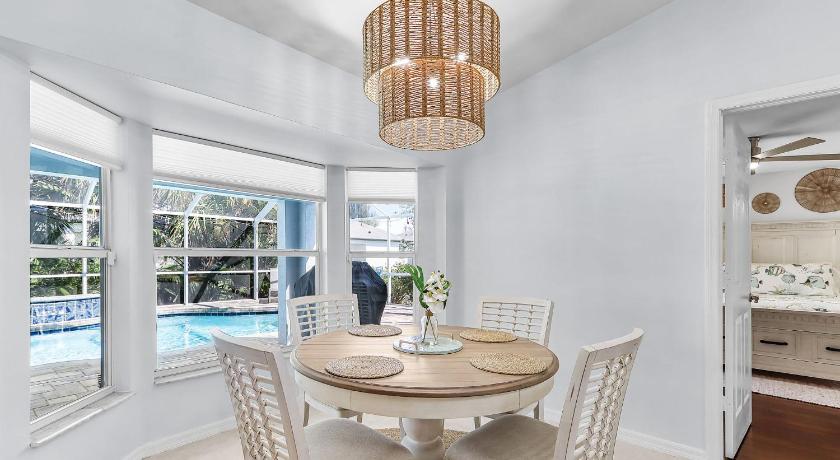 マトラチャ (FL) Cape Coral Home Pool Lanai & Near Gulf Access 4つ星 宿泊施設 外観