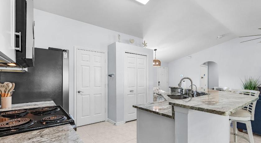 マトラチャ (FL) Cape Coral Home Pool Lanai & Near Gulf Access 4つ星 宿泊施設 客室