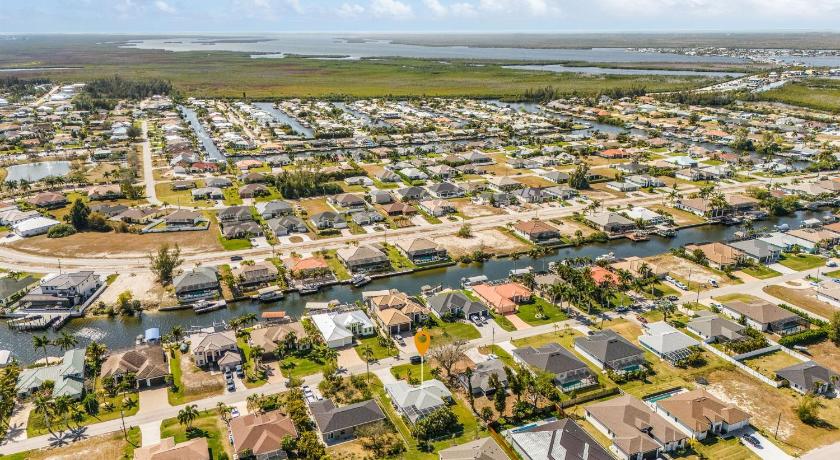 マトラチャ (FL) Cape Coral Home Pool Lanai & Near Gulf Access 4つ星 宿泊施設 レストラン