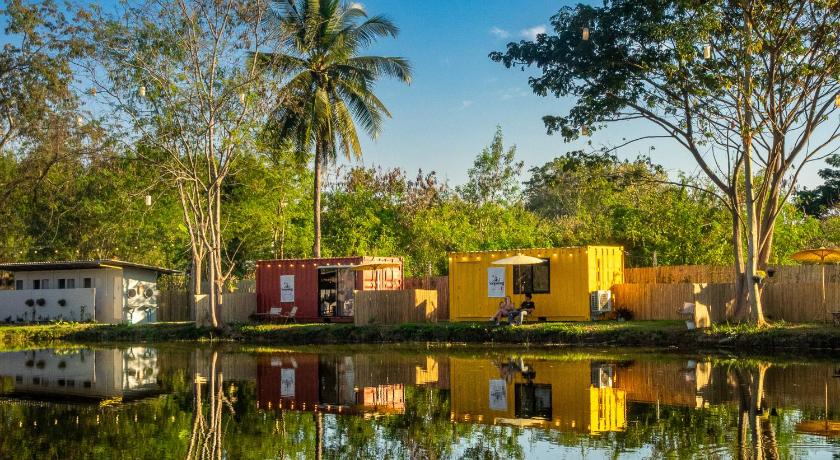 Lakeside Cargo in Yellow - A Cozy Container Stay