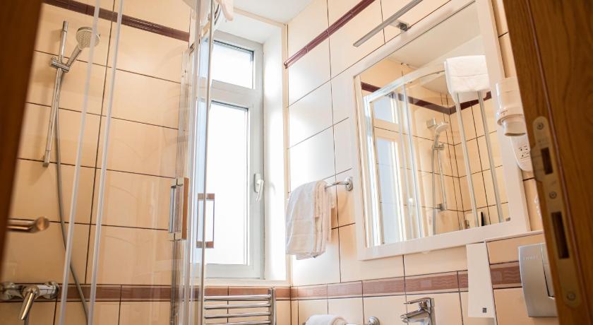 Image of Standard Double Room 10