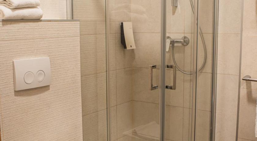 Image of Standard Double Room 11