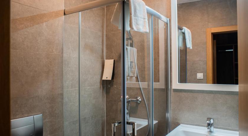 Image of Standard Twin Room 13